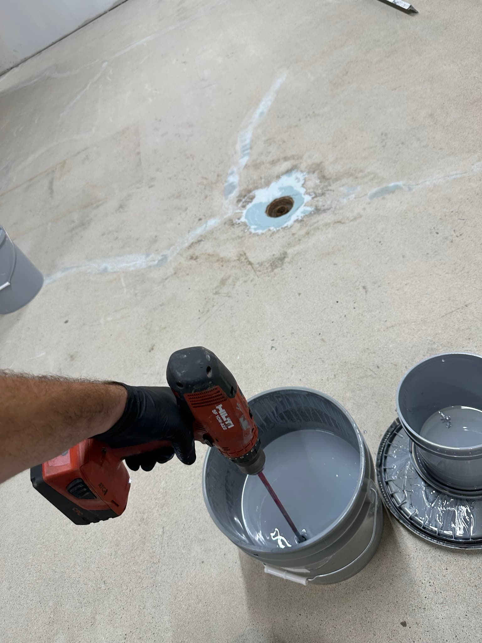 Mixing coating and repairing cracks before application